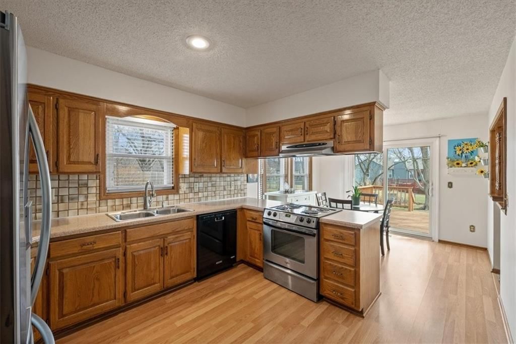 909 E Cothrell Street — photo 7