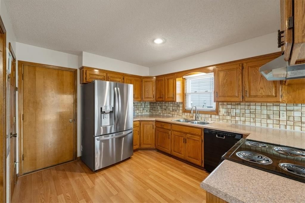 909 E Cothrell Street — photo 8