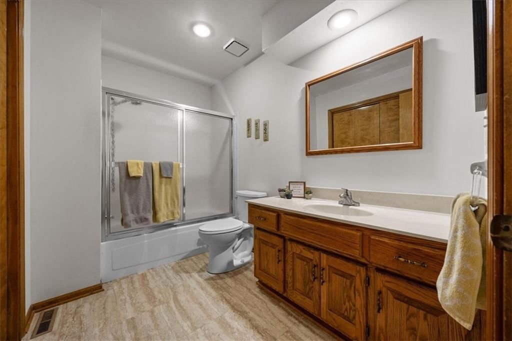 909 E Cothrell Street — photo 17