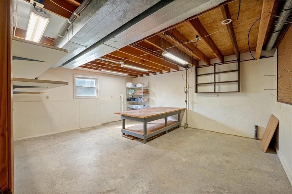 909 E Cothrell Street — photo 20
