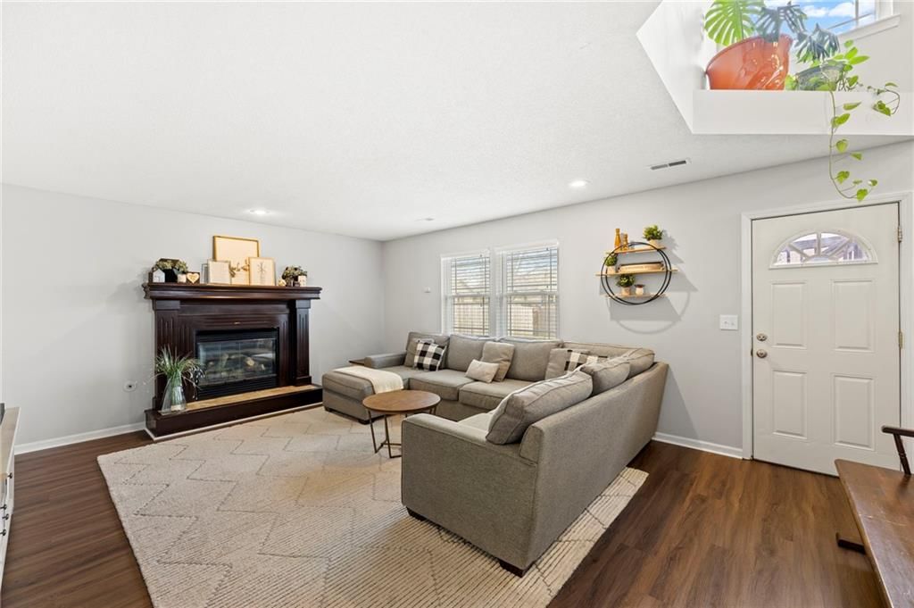 1617 NE AUBURN Drive — photo 14