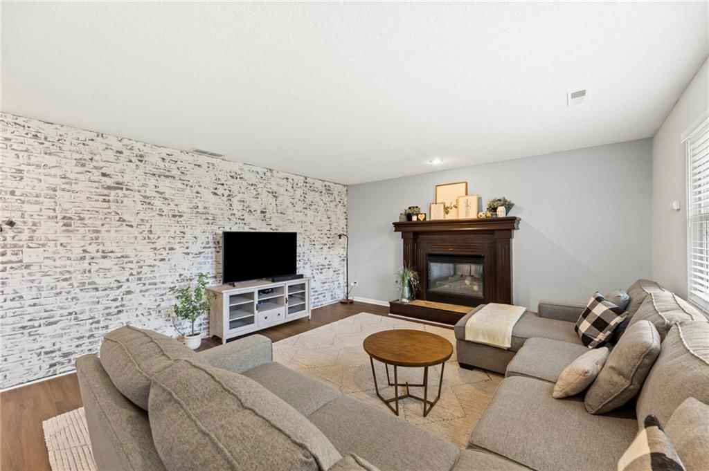 1617 NE AUBURN Drive — photo 15
