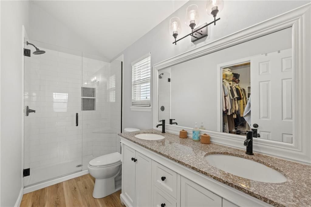 1617 NE AUBURN Drive — photo 20