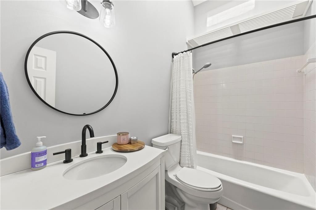1617 NE AUBURN Drive — photo 22