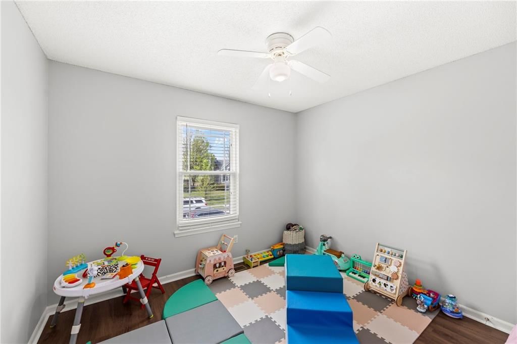 1617 NE AUBURN Drive — photo 25