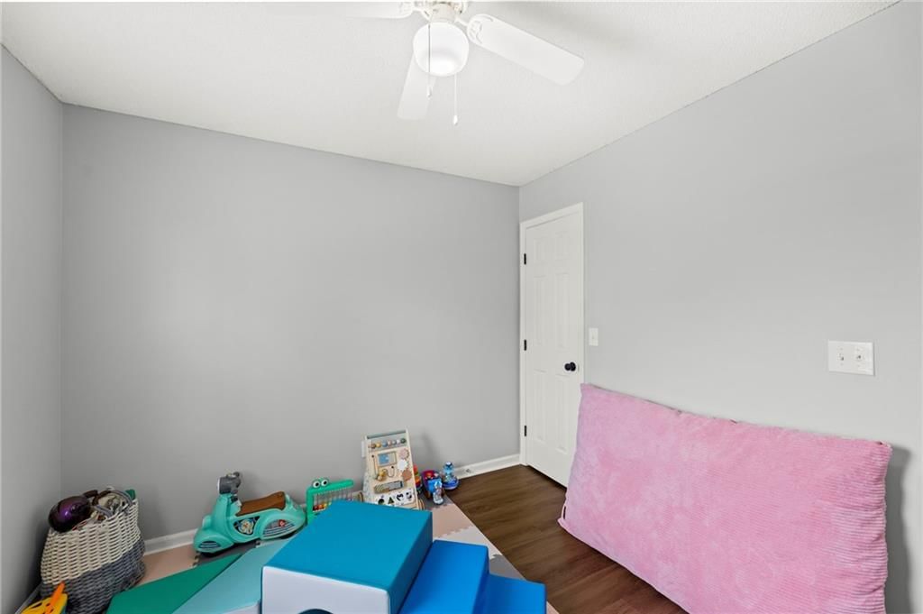 1617 NE AUBURN Drive — photo 26