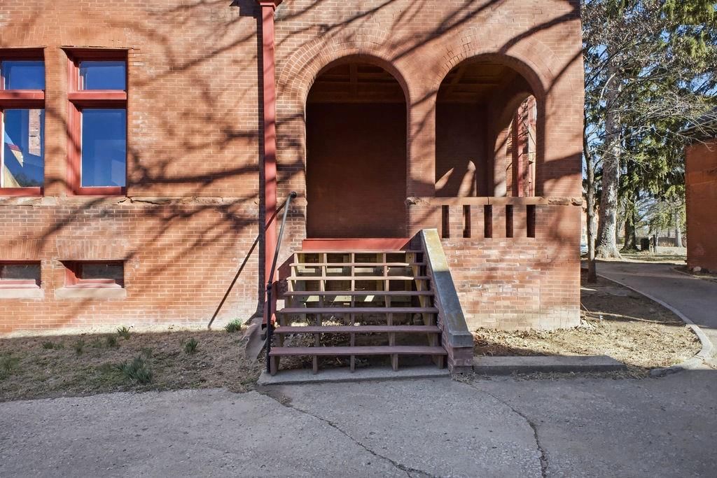 802 Hall Street — photo 2