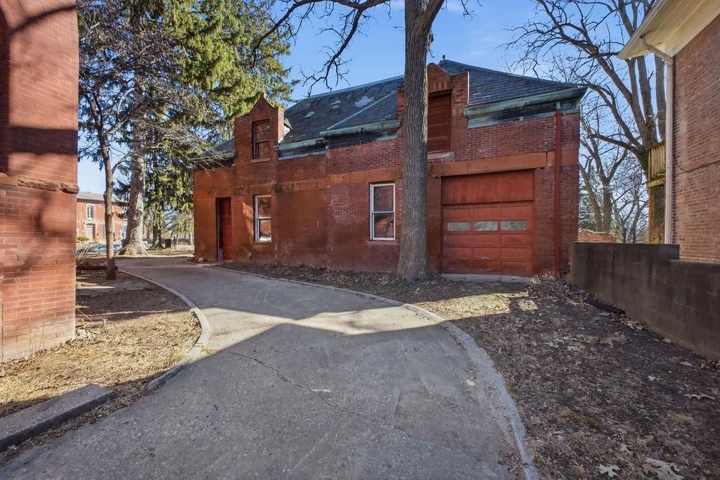 802 Hall Street — photo 4
