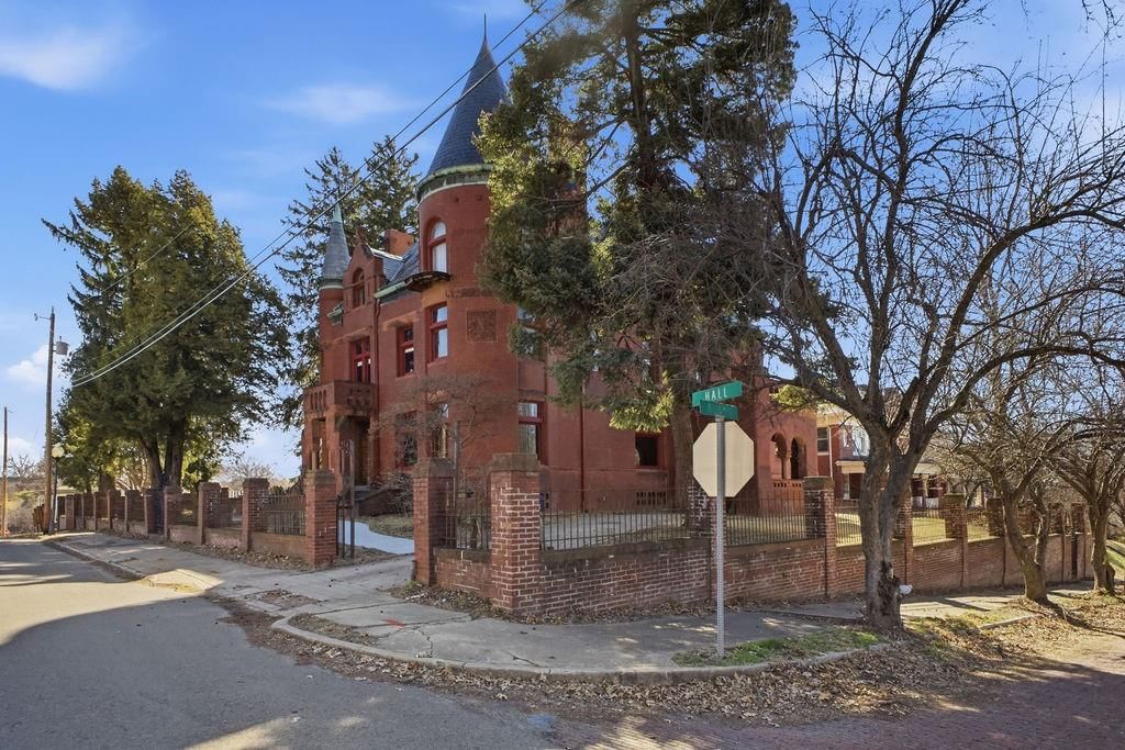 802 Hall Street — photo 12