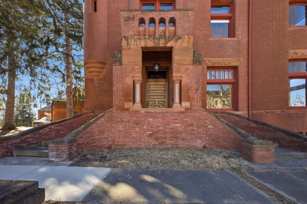 802 Hall Street — photo 17