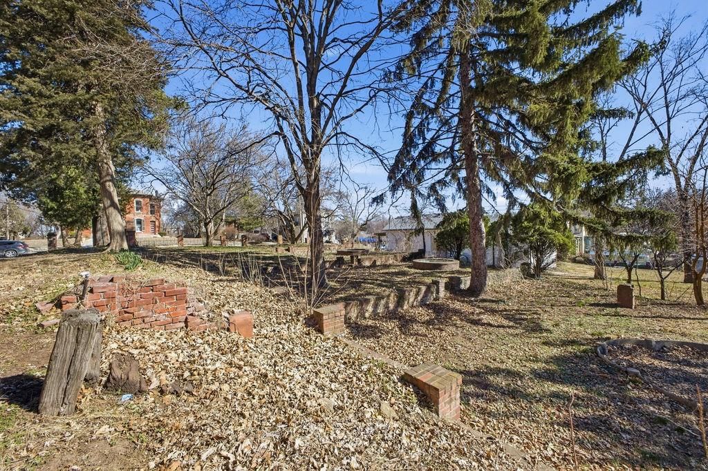 802 Hall Street — photo 21