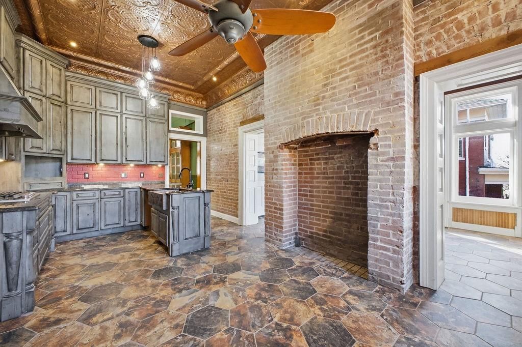 802 Hall Street — photo 54