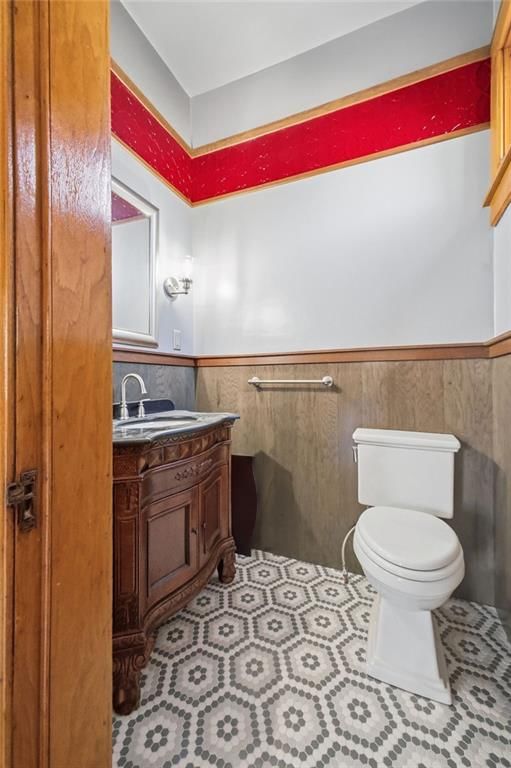 802 Hall Street — photo 79