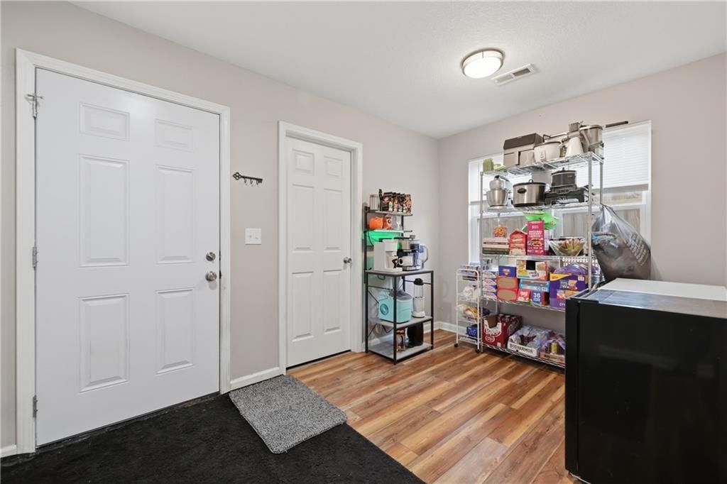 303 W Broadway Street — photo 6