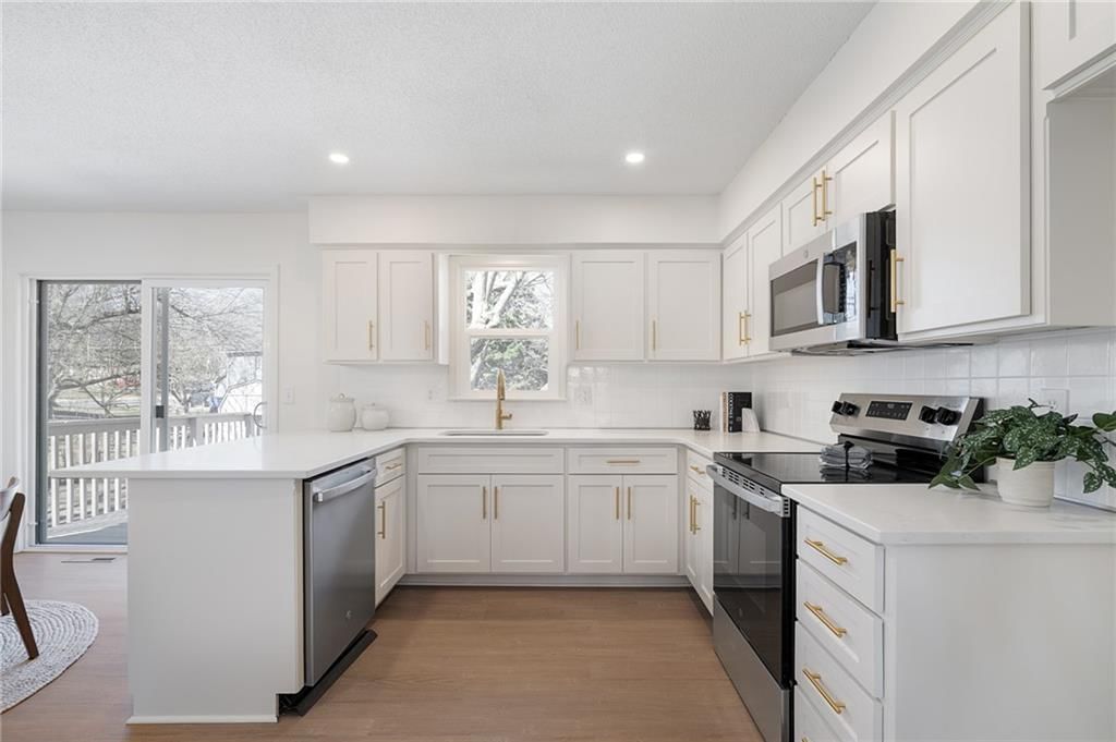 16008 W 154th Street — photo 12
