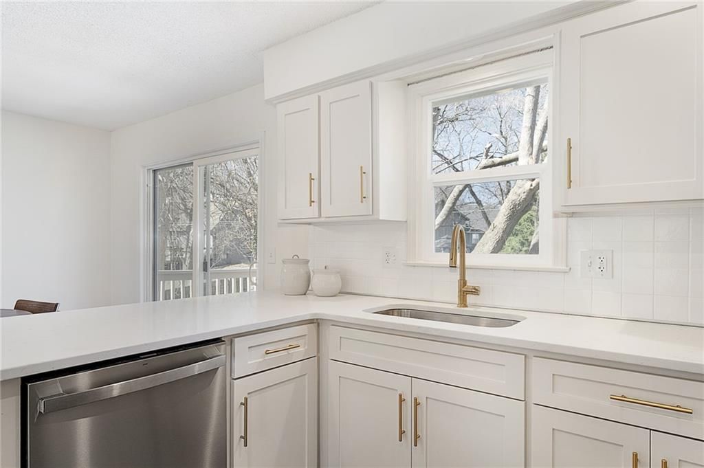 16008 W 154th Street — photo 13