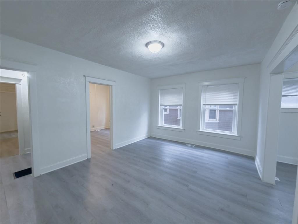 3206 E 11 th Street — photo 7