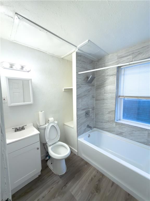 3206 E 11 th Street — photo 10