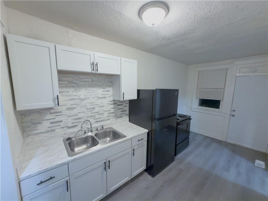 3206 E 11 th Street — photo 13