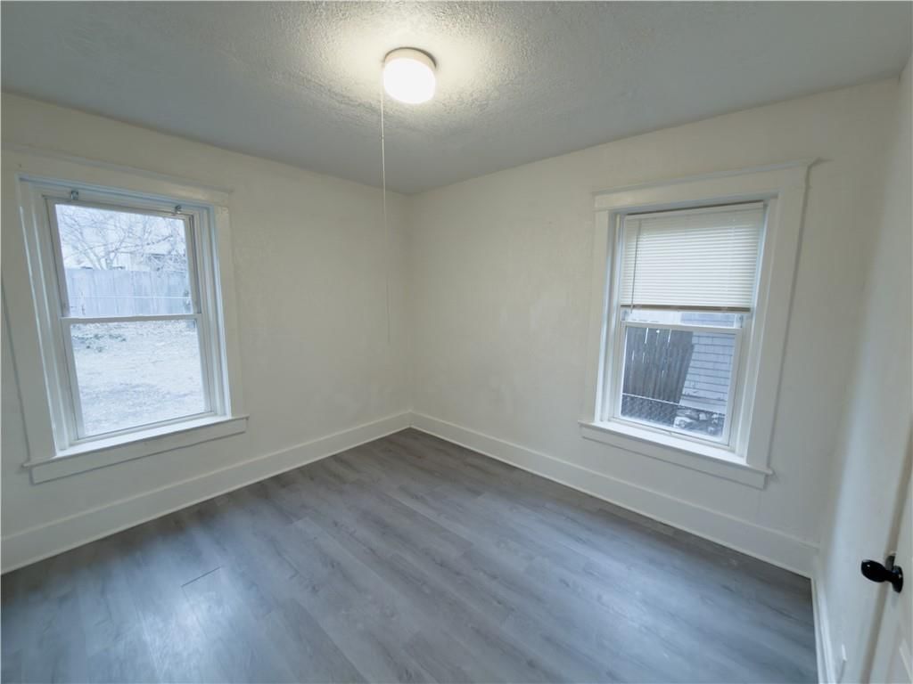3206 E 11 th Street — photo 15