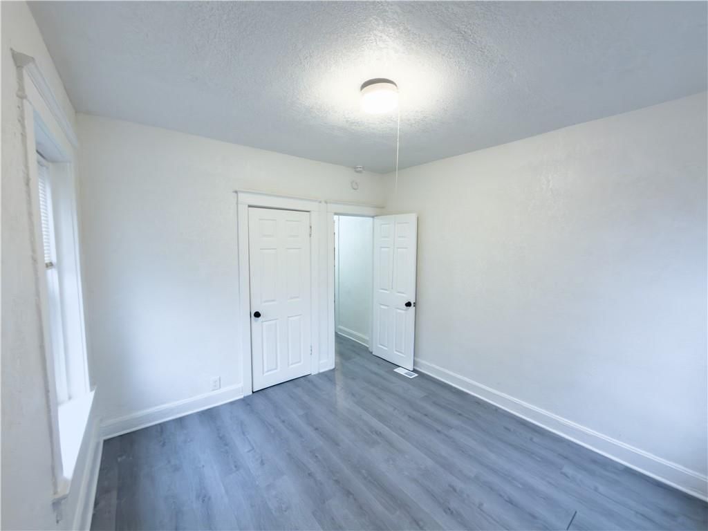3206 E 11 th Street — photo 16