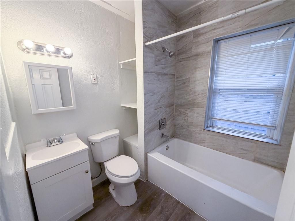 3206 E 11 th Street — photo 24