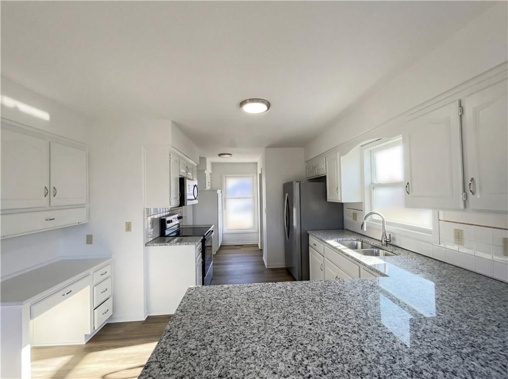 1120 Crossing Drive — photo 2