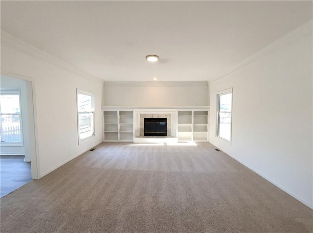 1120 Crossing Drive — photo 3