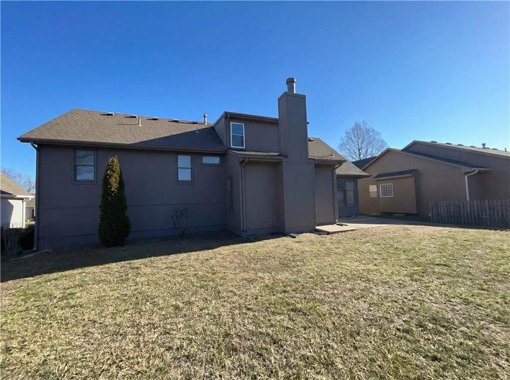 1120 Crossing Drive — photo 17