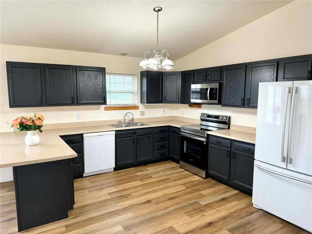 1801 N Alco Avenue — photo 5