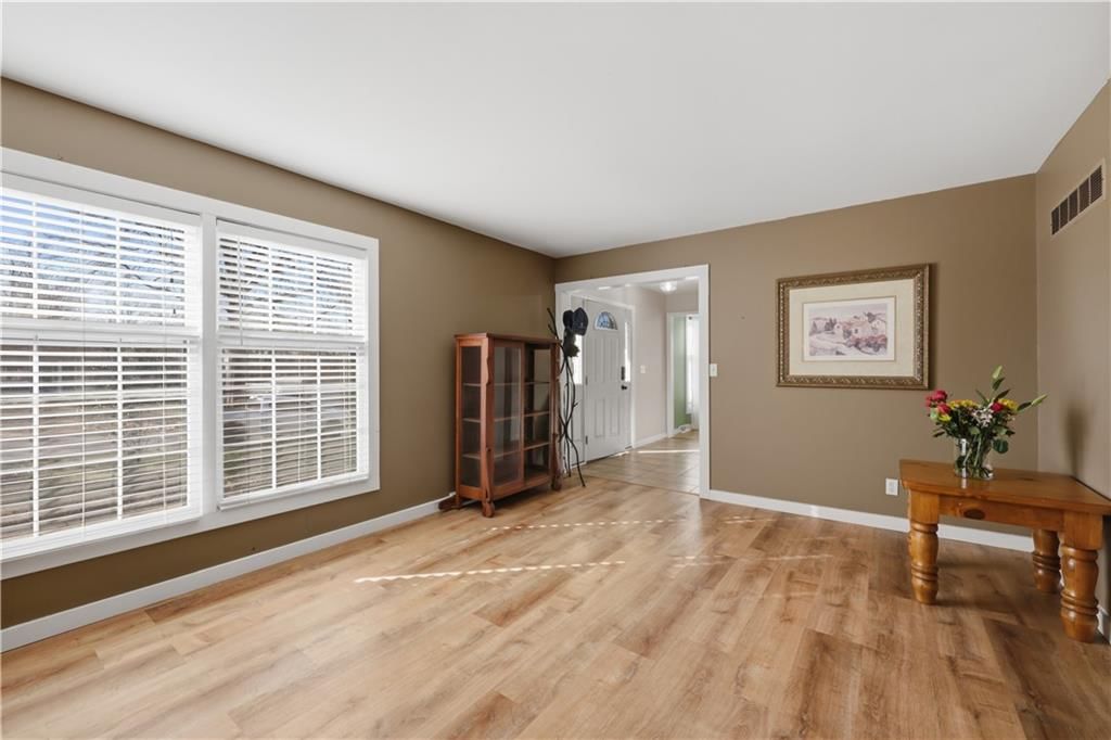 806 Galveston Drive — photo 2