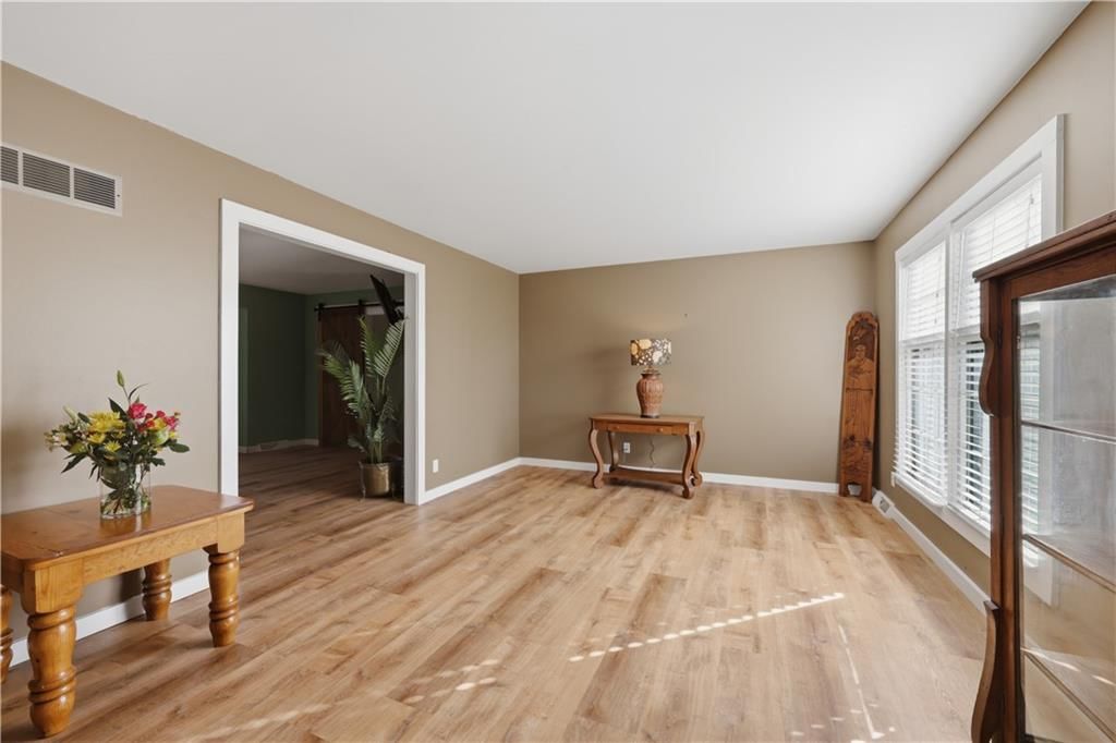 806 Galveston Drive — photo 3