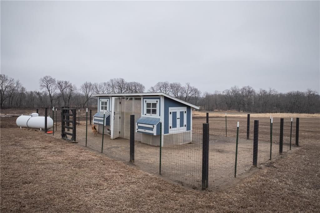 27421 E Blue Mills Road — photo 42