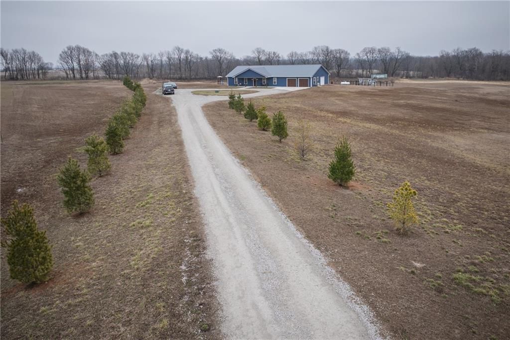 27421 E Blue Mills Road — photo 46