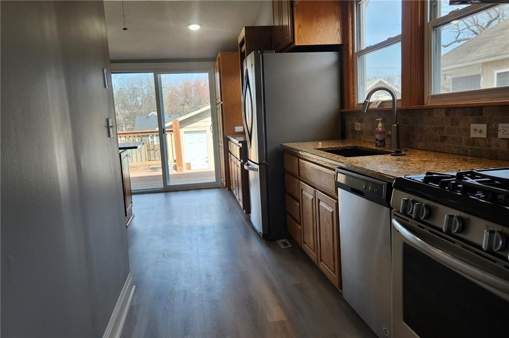208 Main Street — photo 9