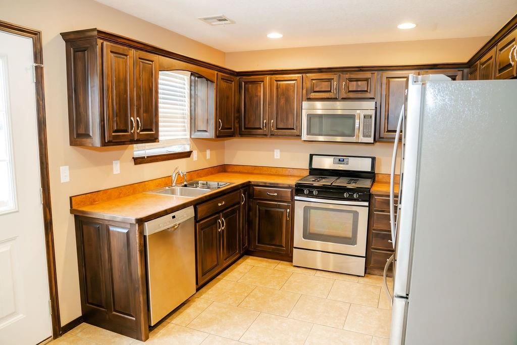 1221 Montana Place — photo 5