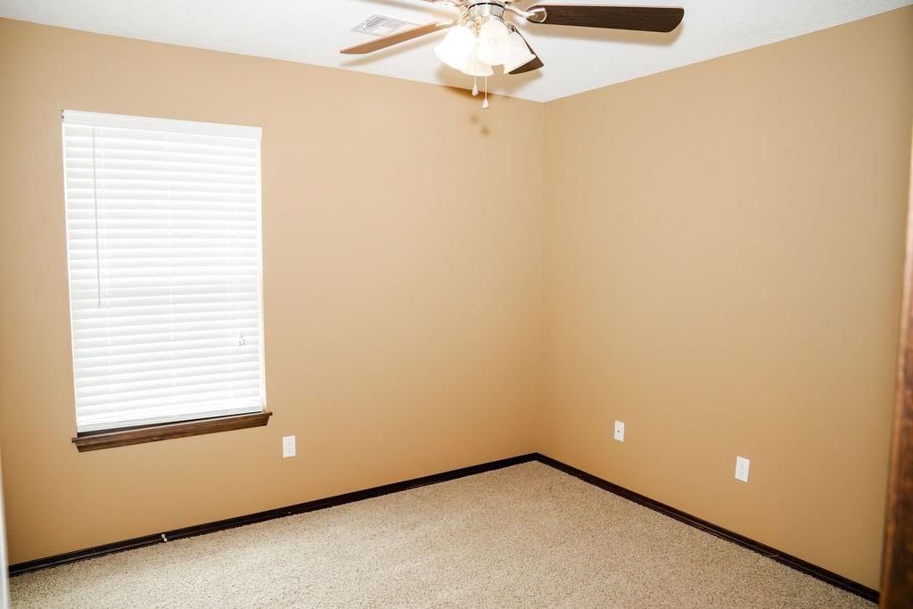 1221 Montana Place — photo 9