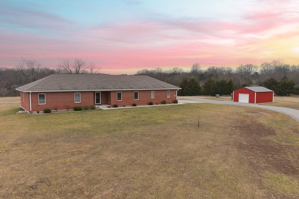 21137 Linwood Road, Linwood, KS