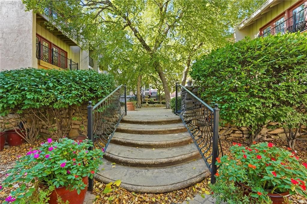 1111 W 46th Street — photo 2