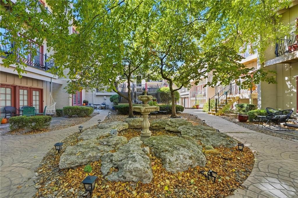 1111 W 46th Street — photo 3
