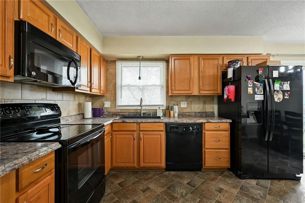 626 NW Kay Drive — photo 11