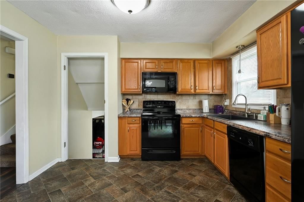 626 NW Kay Drive — photo 12