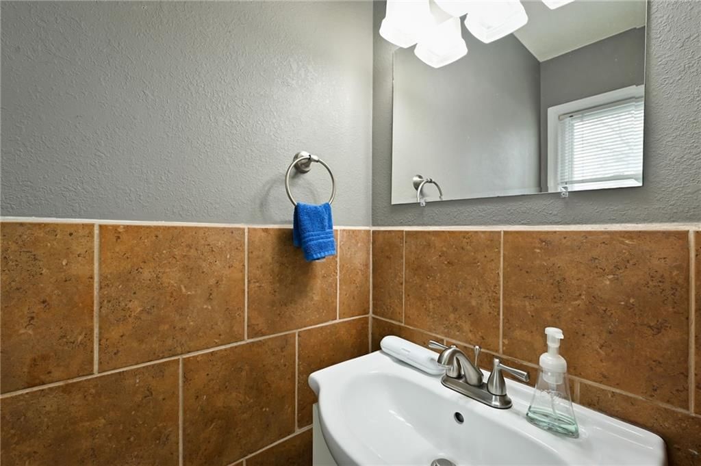626 NW Kay Drive — photo 15