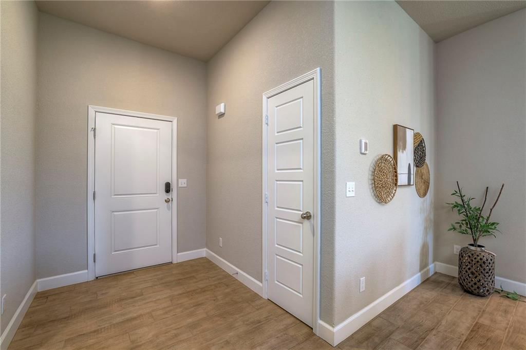 16770 S Hall Street — photo 3