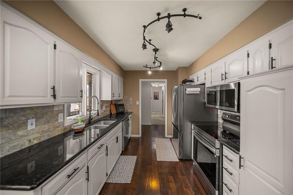 3713 NW Peachwood Court — photo 5