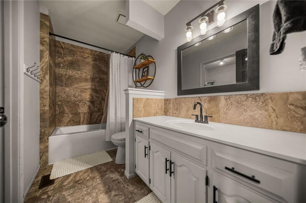 3713 NW Peachwood Court — photo 13