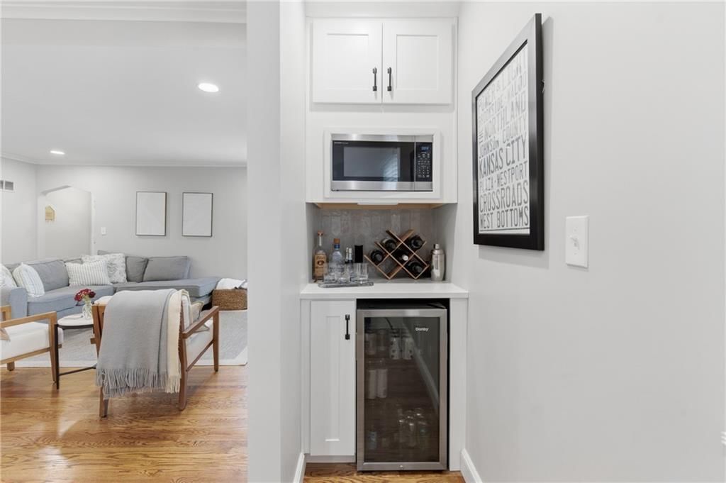 5731 Walmer Street — photo 7