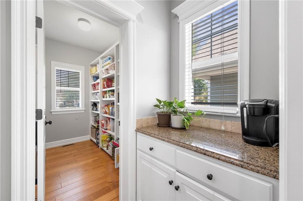 406 N Olivia Avenue — photo 10