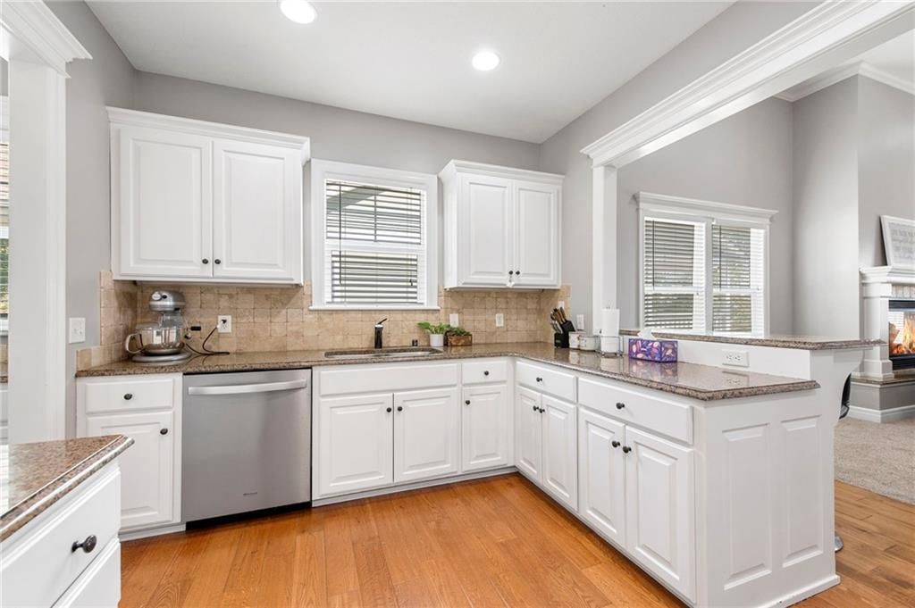 406 N Olivia Avenue — photo 11