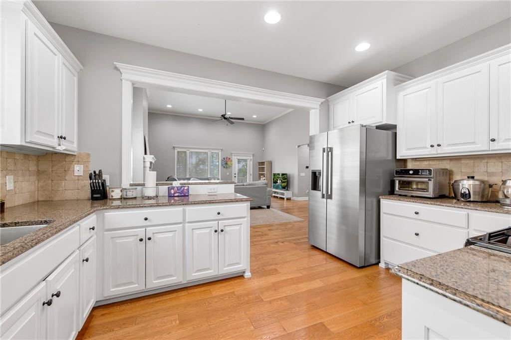 406 N Olivia Avenue — photo 13